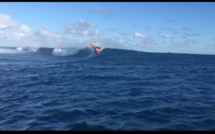 Sur la vague de Teahupo'o avec le windsurfeur Boujmaa Guilloul 