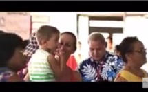 L'accueil à l'aéroport pour promouvoir le fenua (vidéo)