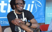 Tété : une voix et trois guitares sur scène