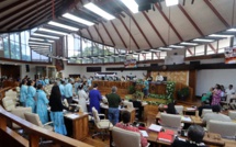 ​Brotherson met la majorité au garde-à-vous