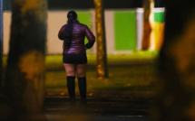 Le gouvernement dévoile son plan anti-prostitution, interrogations sur les moyens