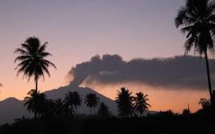 Eruption volcanique en Indonésie: l'aéroport de Bali fermé quelques heures