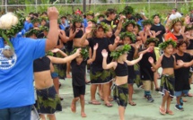 Les enfants ouvrent les concours du Heiva i Rimatara