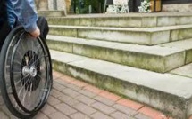 Handicap: la mise en accessibilité des lieux publics repoussée