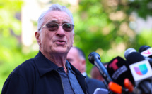 "Un clown": De Niro attaque Trump devant le tribunal de New York