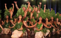 O Tahiti E a enchanté le public pour sa dernière à Toata. Interviews et Diaporama.