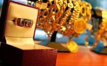 En voyage de noce à Bora Bora, elle vole des bijoux 