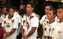 Les Tiki Toa reçus à la Présidence : Interview du Président Edouard Fritch et du capitaine Naea Bennett.