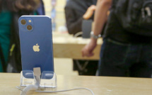 Macron pour l'interdiction du téléphone "avant 11 ans" et des réseaux "avant 15 ans"