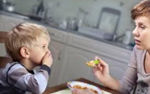 USA: les enfants difficiles sur la nourriture davantage sujets à des troubles émotionnels