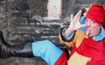 Une petite ville du pays de Galles se choisit un bouffon, le premier depuis 700 ans