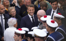 Macron cible la gauche et brouille les pistes