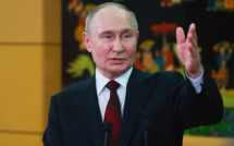 Au Vietnam, Poutine menace de fournir des armes à la Corée du Nord