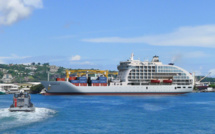 L'Aranui 5 à flot en fin d'année