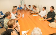 Teva Rohfritsch rencontre les mareyeurs du Port de pêche de Papeete