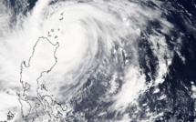 Un puissant typhon frappe les Philippines, dix morts