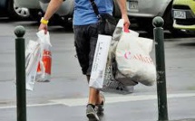 Interdiction des sacs plastiques: décret imminent, les stocks ne seront pas distribués