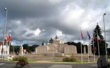 Deux policiers condamnés pour exhibition sexuelle devant un monument aux morts