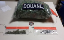 Herbe, plants de paka et perles : deux saisies des douanes cette semaine