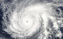 Le puissant typhon Koppu touche terre dans le nord des Philippines