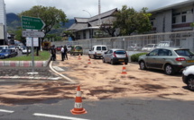 Papeete : du mazout sur la chaussée, gros bouchon au rond-point de la base navale
