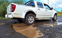 Une pétition pour la réfection des routes à Taravao