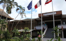 L'escroc trompe la modeste veuve d'un pêcheur et lui soutire l'assurance-vie laissée par son mari