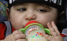 "Fête des célibataires" en Chine: pénurie de lait pour bébé en Australie