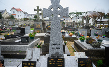 Le Pen inhumé samedi, le RN enterre "le guerrier" et la hache