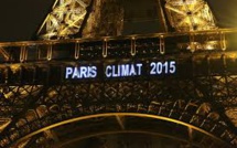 COP21: une chaîne humaine à Paris, des défilés dans le monde