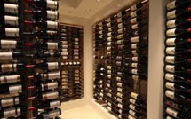 Chez un papy sans histoire, 20.000 bouteilles de renom et une défense de mammouth