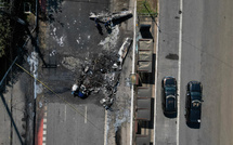 Brésil: deux morts après la chute d'un petit avion en pleine rue à Sao Paulo