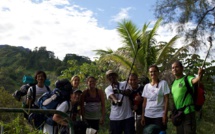 Les rando-nettoyeurs continuent de réhabiliter les refuges du mont Aorai