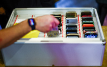 Enfin lâcher son téléphone : à Londres, le succès de soirées "offline"