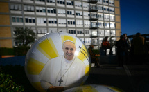 Le pape respire sans masque après deux crises respiratoires aiguës