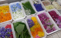 Repas local et floral à l’école hôtelière