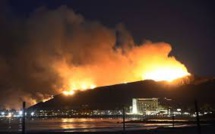 Californie: un incendie provoque coupures de routes et évacuations