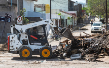 Argentine: la recherche de deux fillettes continue après les inondations meurtrières