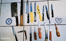 16 couteaux saisis mercredi au Parc Paofai