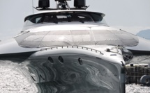 Un trimaran high-tech sur le front de mer