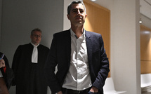 "Sur les rangs" pour 2027, Ruffin repart en campagne pour "rallumer la lumière" à gauche