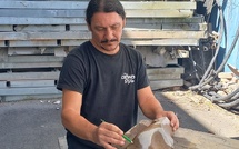 Après 8 ans d’absence, Jonathan Mencarelli revient avec Enana