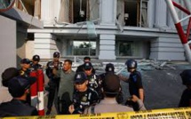 Indonésie: explosions causées par une bombe au centre de Jakarta, au moins trois morts