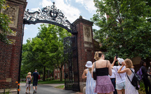 Gel de 2 milliards de subventions à Harvard, la liberté académique en débat