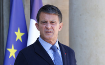 Nouvelle-Calédonie: Valls alerte sur le risque de chaos alors que les discussions reprennent à Nouméa