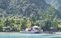 La pirogue Fa’afaite accueillie à Teahupo’o