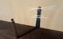 Un nouveau Banksy sous forme de phare fait son apparition à Marseille
