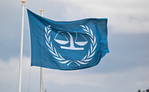 Washington sanctionne quatre juges de la CPI, qui proteste