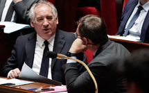 Bateau pour Gaza: Bayrou parle d'"instrumentalisation", Mélenchon en appelle à Macron