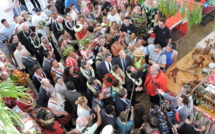 Visite du marché de Papeete du Président de la République